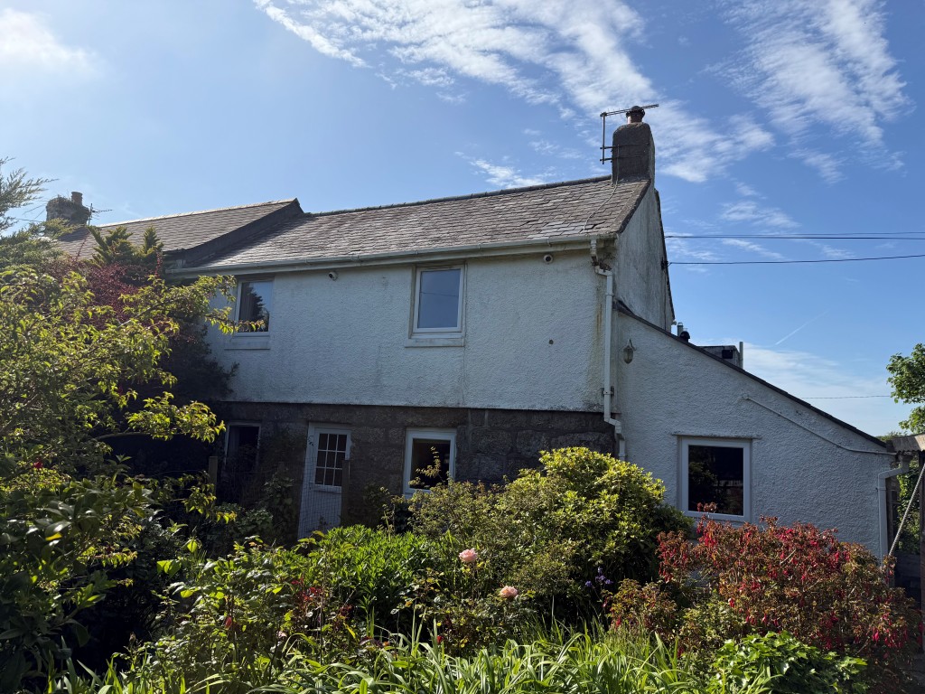 Lot: 121 - SEMI-DETACHED COTTAGE FOR UPDATING WITH GARDENS, PARKING AND PLANNING IN PRINCIPLE - Front elevation